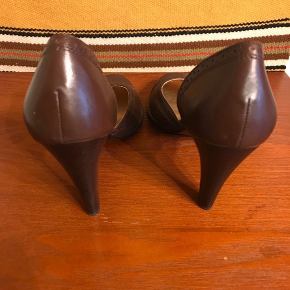 BCBGirls Heels Max Azria Brown Round Toe 6.5B - Picture 3 of 5